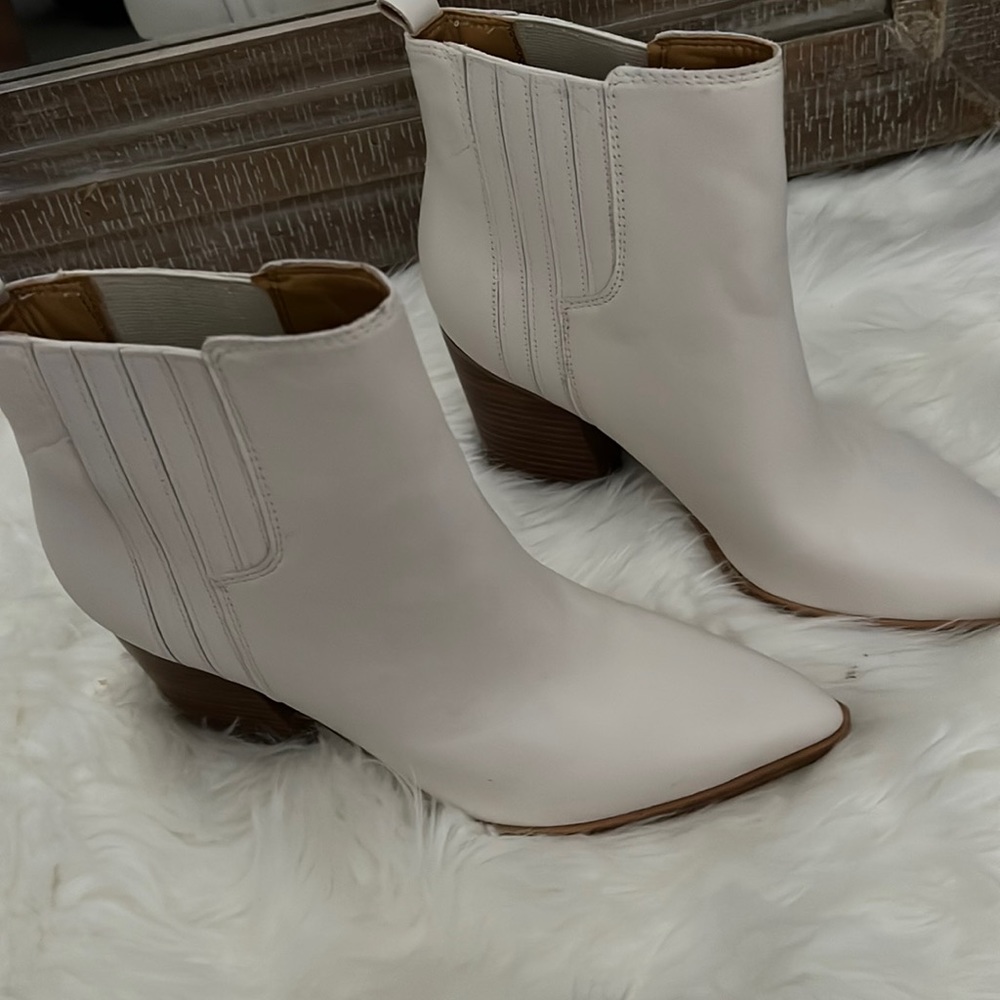 Gadri bootie from Marc Fisher LTD. ankle bootie is made of luxe leather